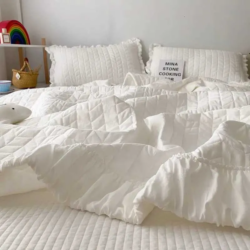 Korean Style Quilted Summer Blanket Lightweight Cooling Comforter_voghion.com