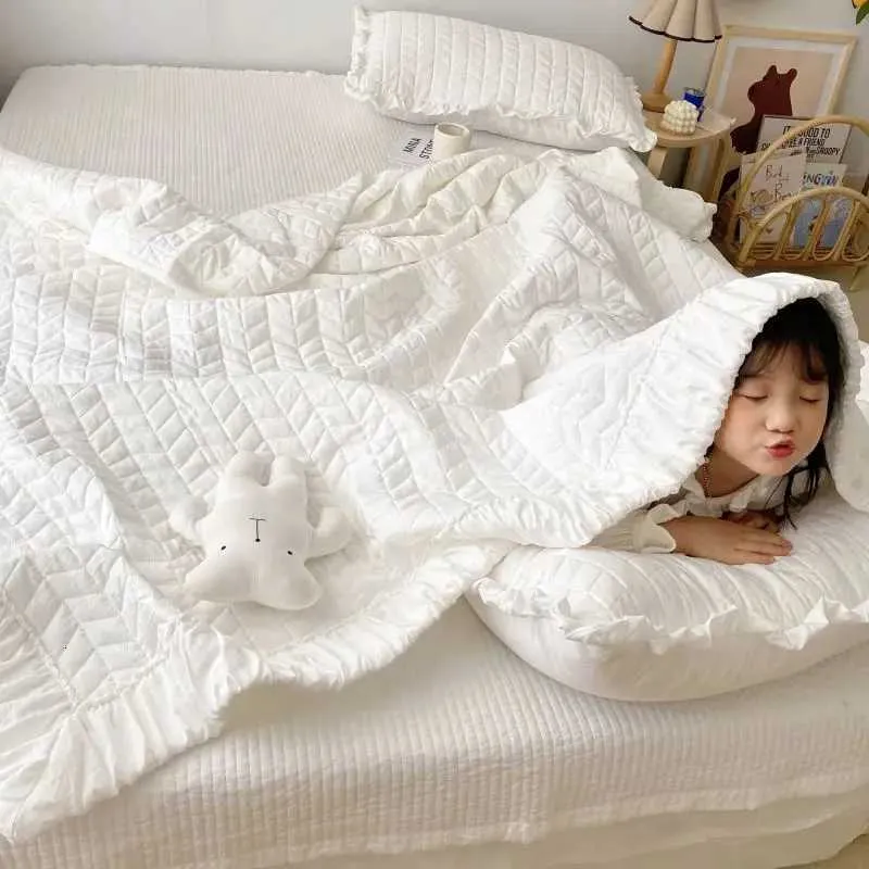 Korean Style Quilted Summer Blanket Lightweight Cooling Comforter_voghion.com