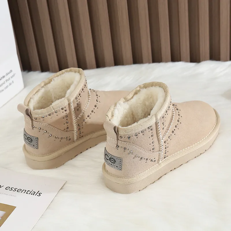 CE Designer Free Shipping Oxhide Affordable Winter Anti Slip Snow Boots With Thick Plush Cotton Shoes Soft-touch White_voghion.com