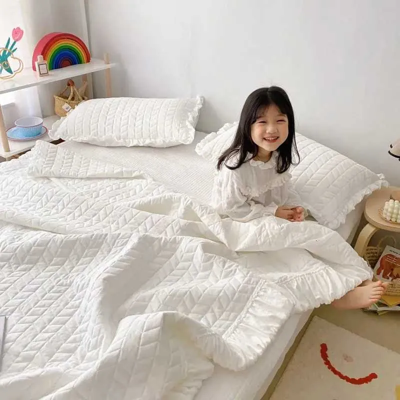 Korean Style Quilted Summer Blanket Lightweight Cooling Comforter_voghion.com