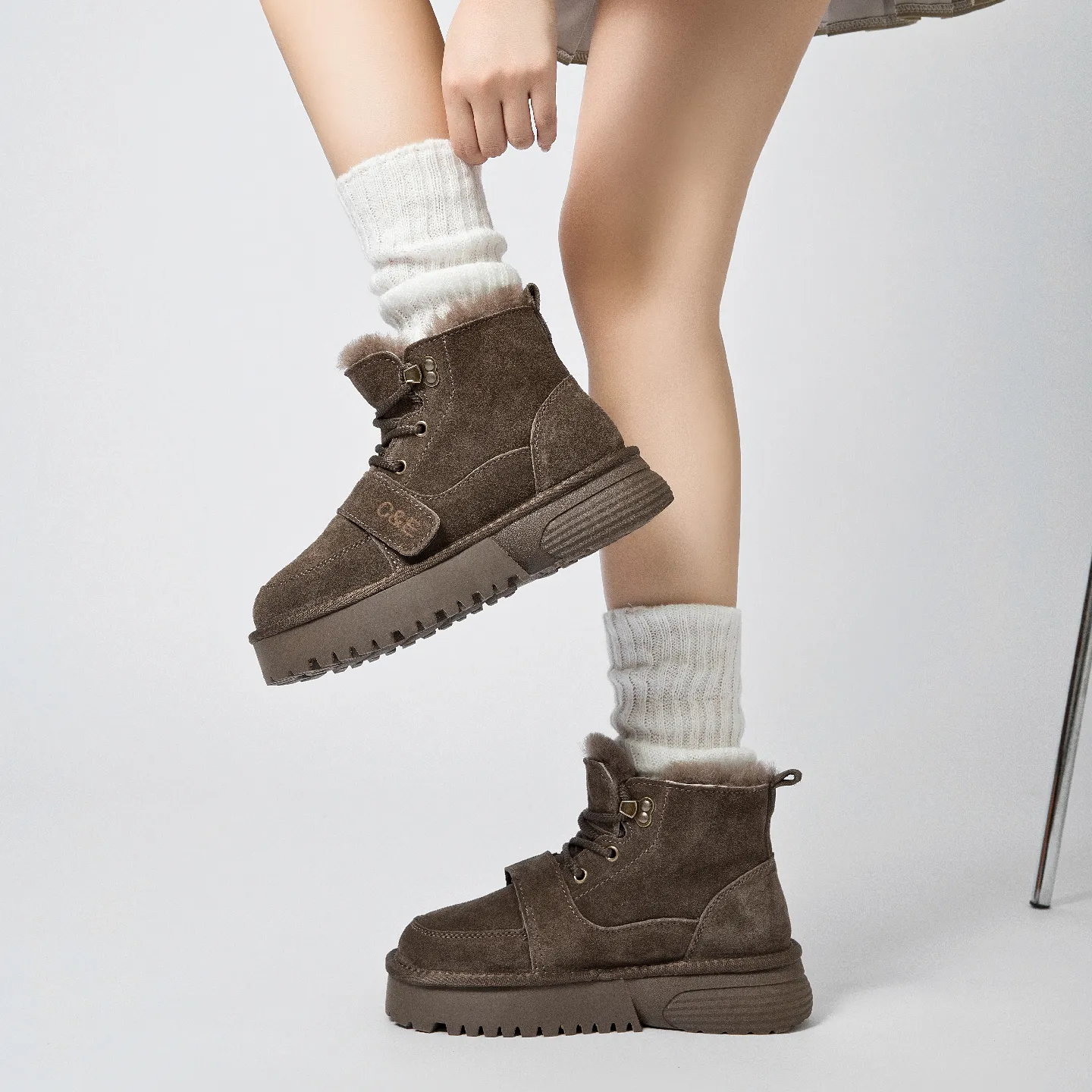 CE Designer New Cowhide Light High Quality Snow Boots With Plush Keep Warm Anti Slip Cotton Shoes For Woman And Men_desvips.com
