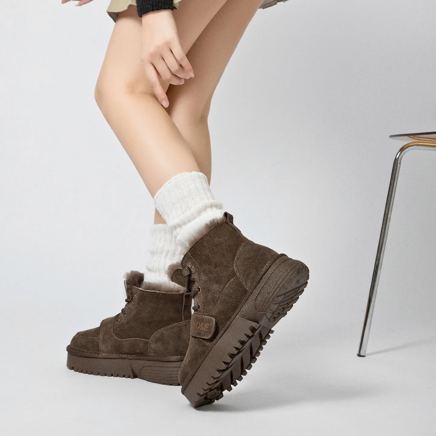 CE Designer New Cowhide Light High Quality Snow Boots With Plush Keep Warm Anti Slip Cotton Shoes For Woman And Men_desvips.com