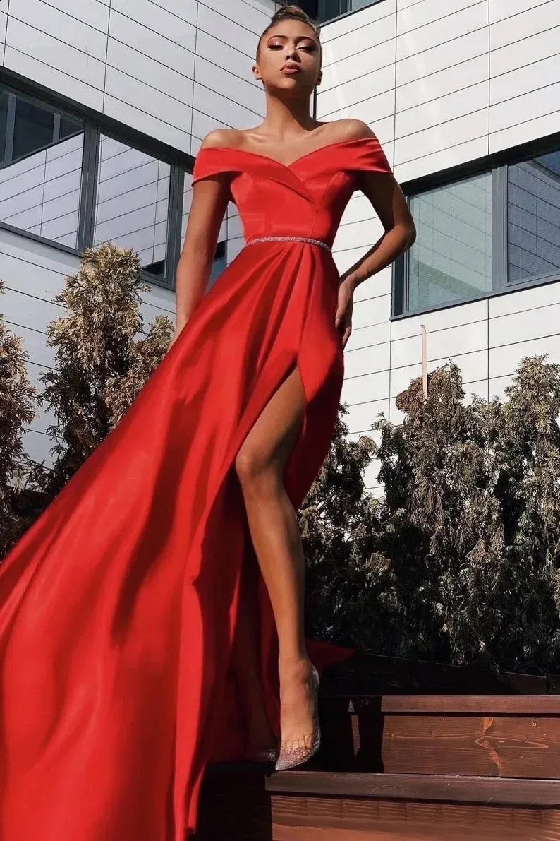Elegant and sexy red pm ss with V-neck and Strless Elegant and sexy red pm ss with V-neck and Strless
