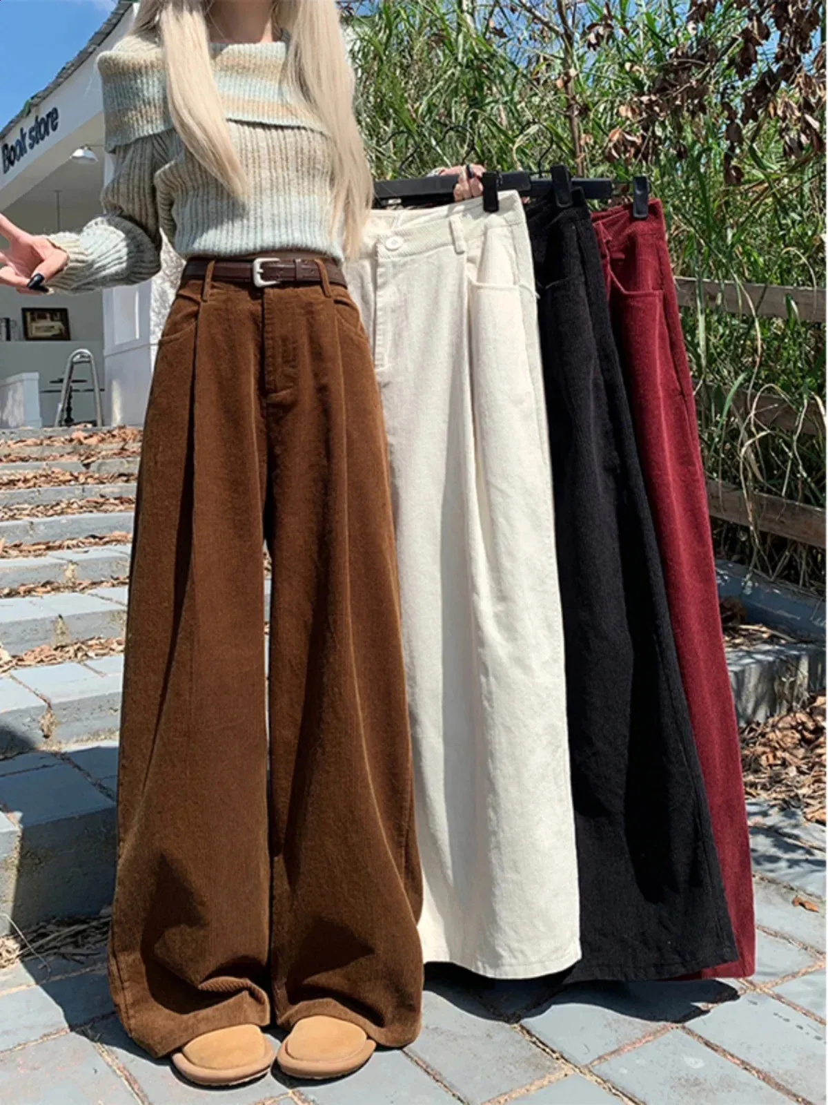 Pantaloni di velluto a coste vintage a vita alta da donna