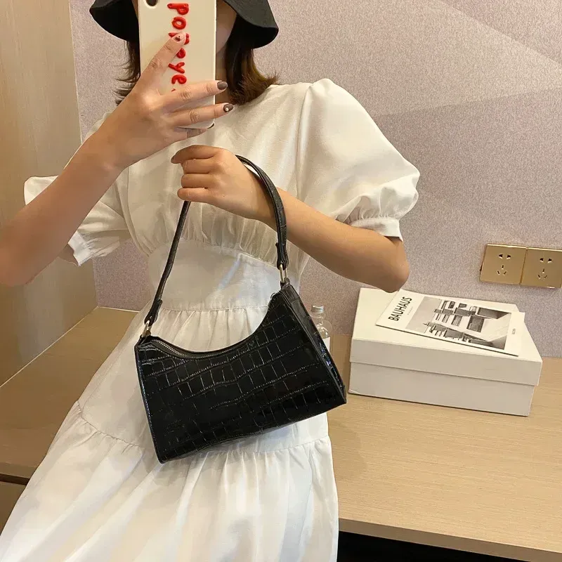 Fashion Exquisite Shopping Bag Vintage Casual Women TLXT Green Shoulder Bag Female Leather Solid Color Chain Handbag for Women