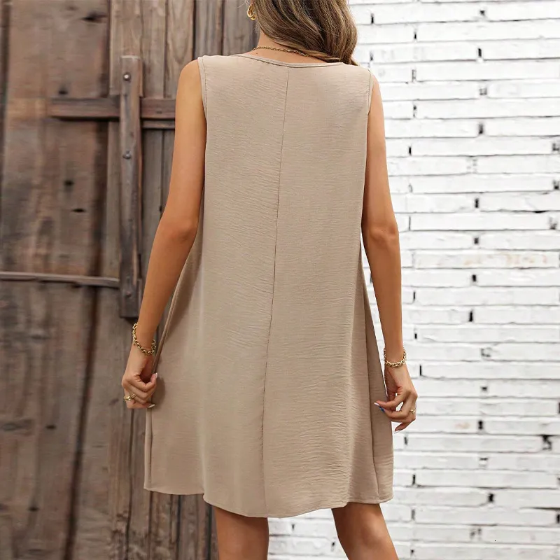 Women's Solid Color Pleated Vest Midi Dress with U-Neck and Shoulder Strap for Spring and Summer Commuting