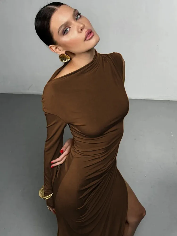 Mozision Sexy Skew Collar One-Sleeve Long Cut Out Midi Dress - Fashionable Solid High Score Style Pleated Club Long Gown (241231)