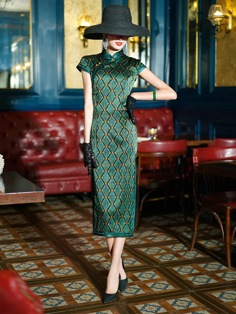 tight fitting chinese dress Women's Tight Qipao Dress Floral Cheongsam