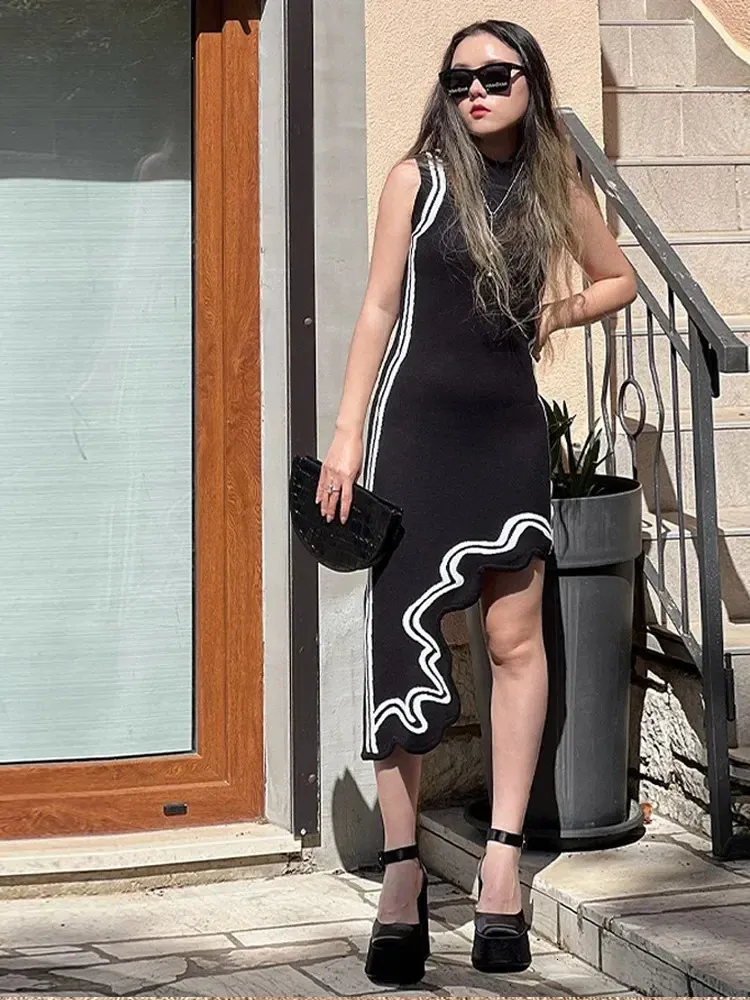Women's Knitted Asymmetric Wavy Sleeveless dress with Contrast Hem, Ruffle O-Neck, Sleeveless Design, Slim Fit, High Waist, and Fashionable Lady