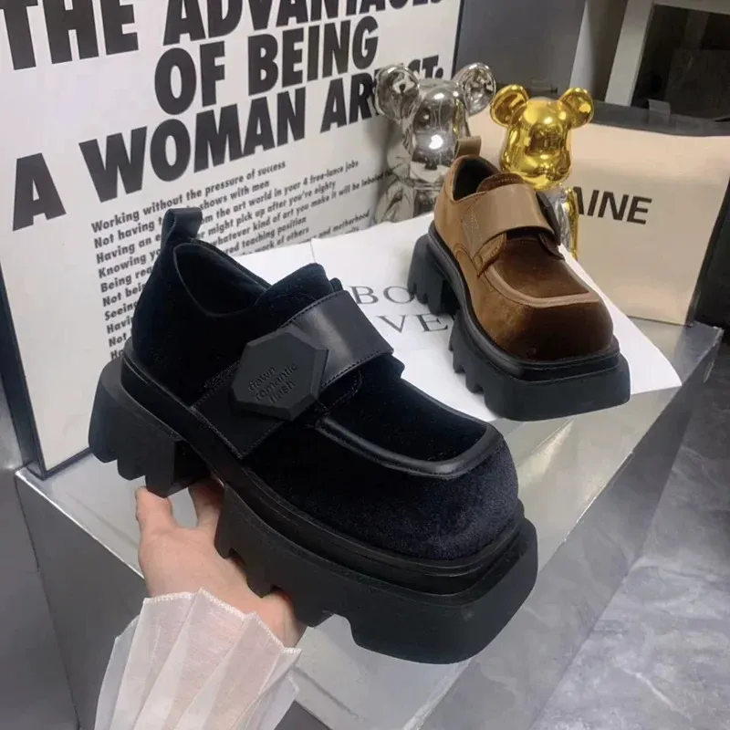 Elegante Damen Pumps Mit Karree Und Plateau Für Den Herbst_voghion.com