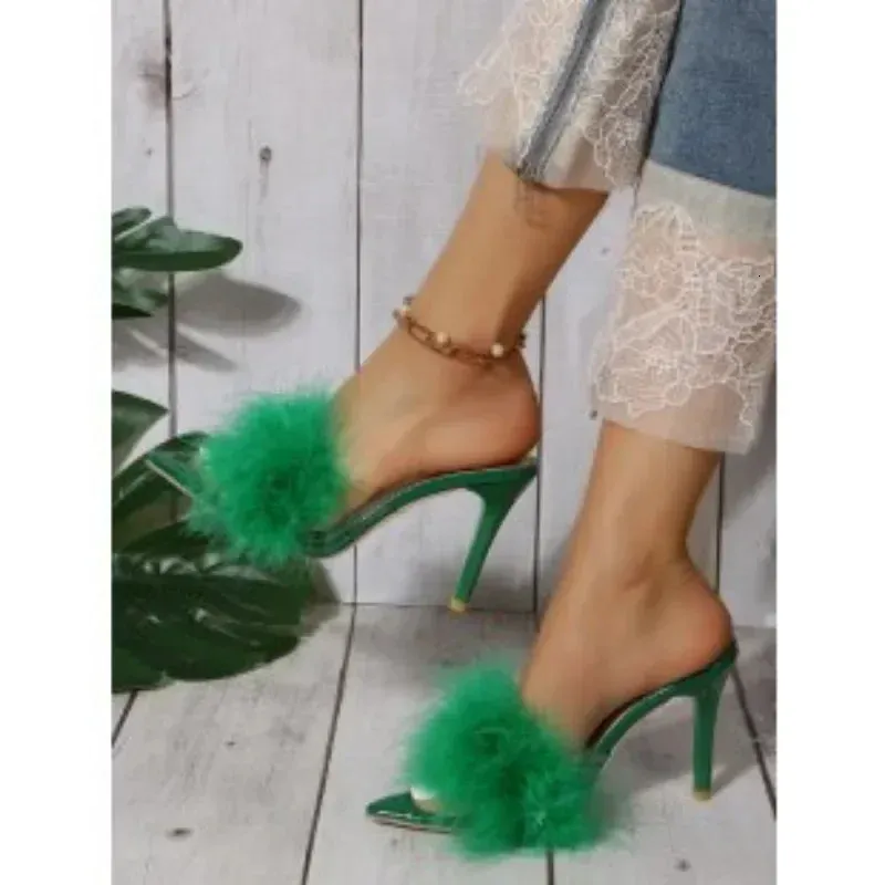 Eleganti sandali con tacco a spillo e punta chiusa da donna_voghion.com