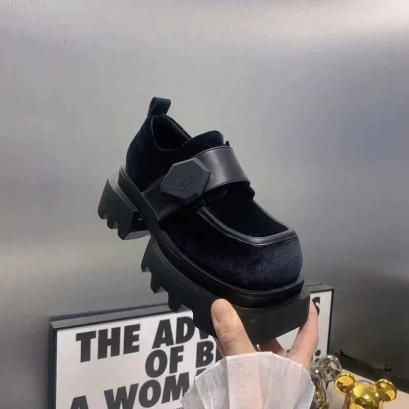 Elegante Damen Pumps Mit Karree Und Plateau Für Den Herbst_voghion.com