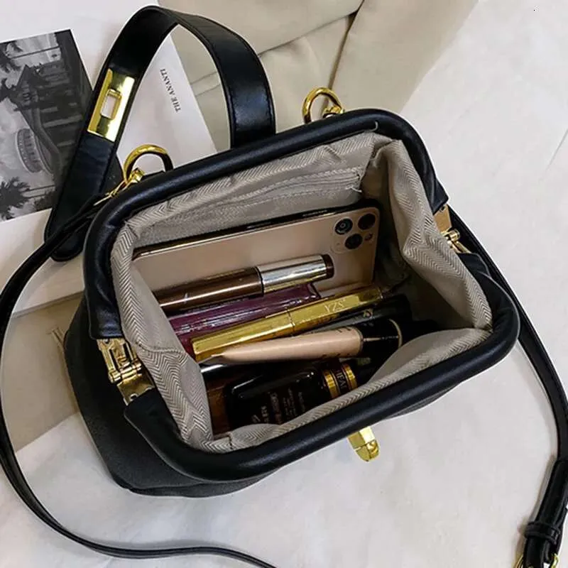 Designer Damen Handtasche Aus Kunstleder In Orange Als Clutch_voghion.com