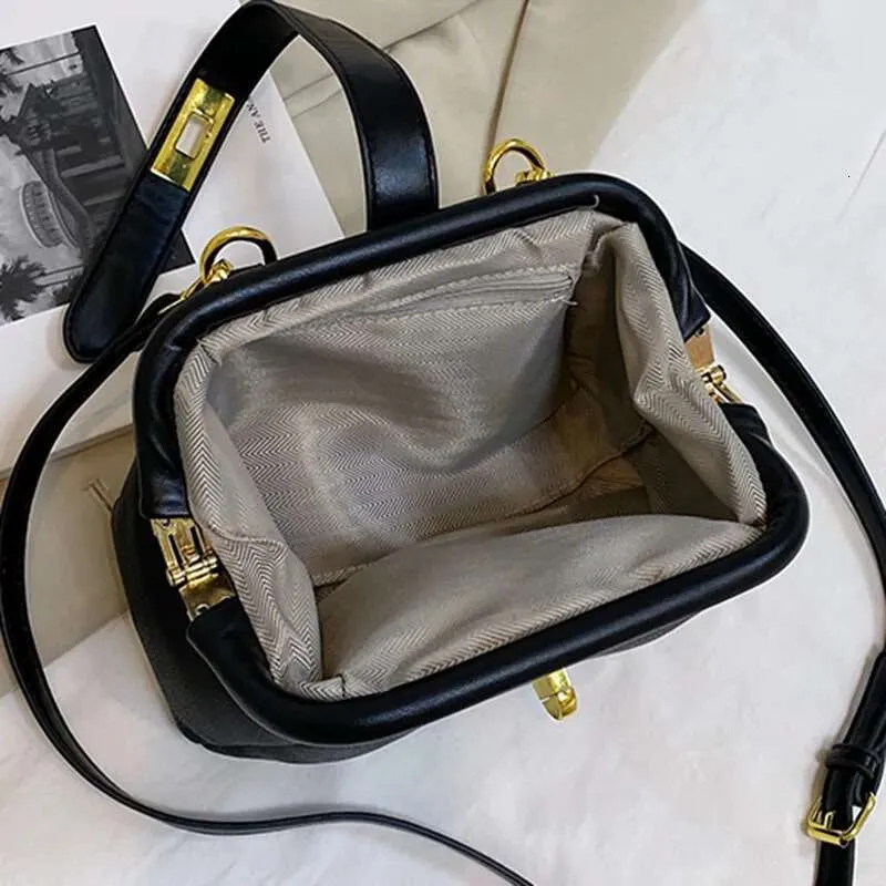 Designer Damen Handtasche Aus Kunstleder In Orange Als Clutch_voghion.com