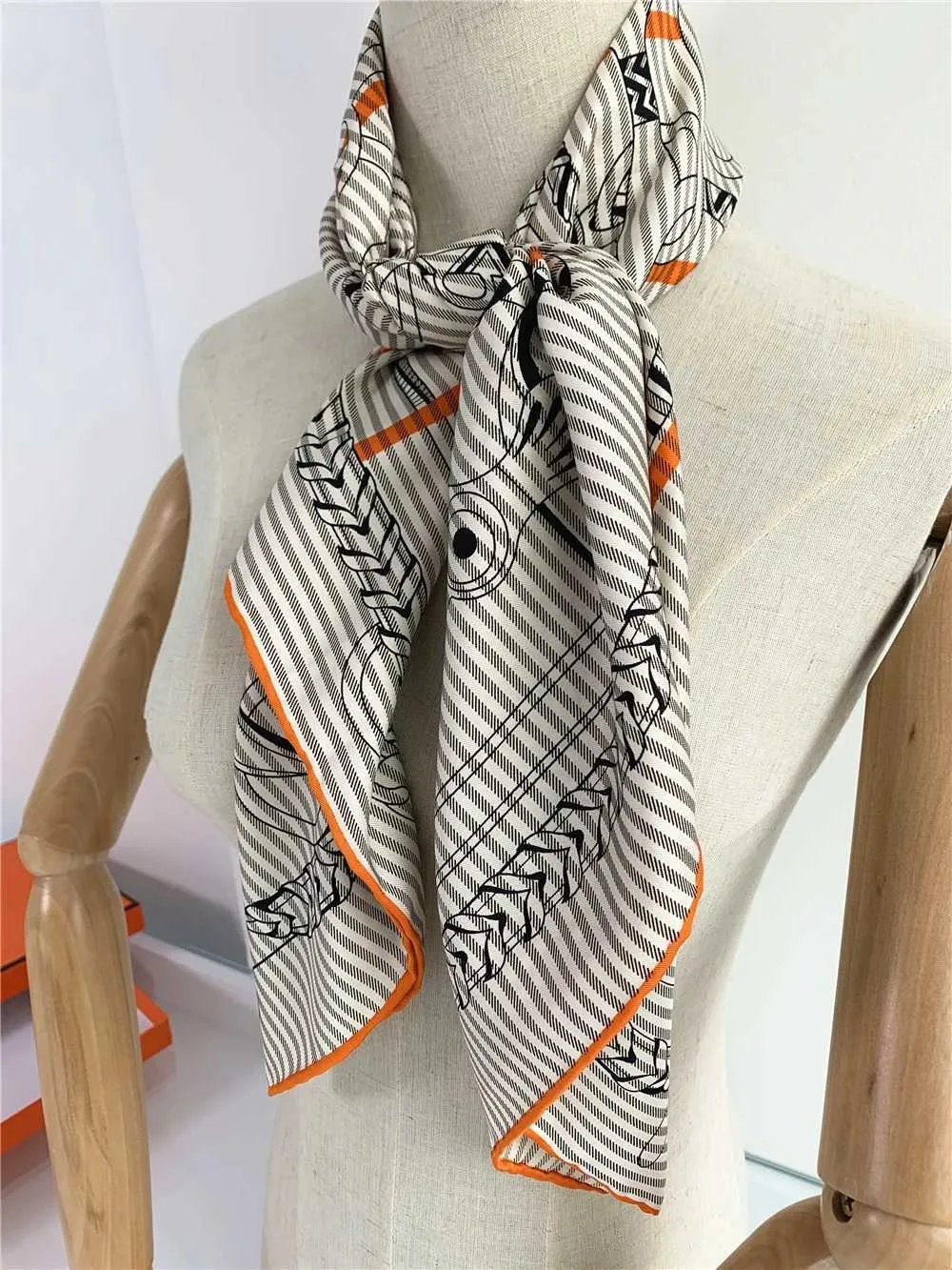 Nilon Scarf Hand Rolled Twill Nylon Knit Square Silk Scarf Less Than 24 in Chain ...