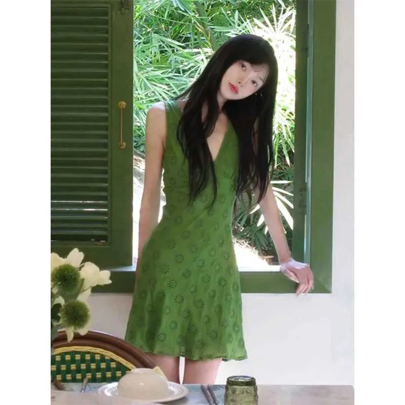 green emerald velvet dress Nora Mini Green Dress L main image 0