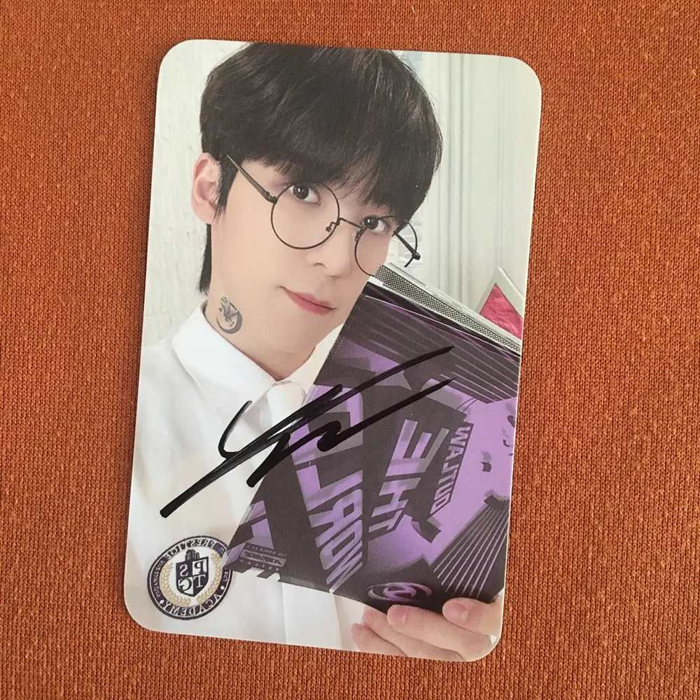 ATEEZ Autographed Official 3-Inch Photo Cards The World EP2