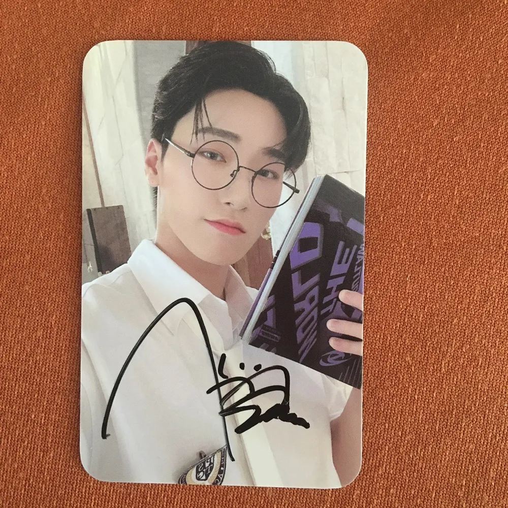 ATEEZ Autographed Official 3-Inch Photo Cards The World EP2