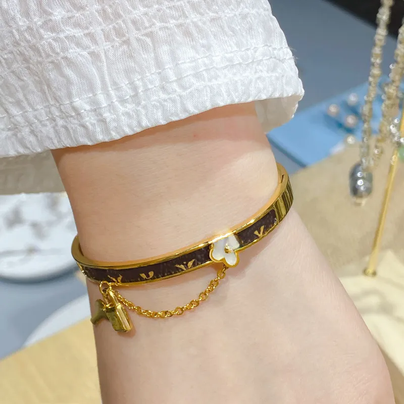 Titanium Steel Chain Bracelet Lock Key Design, Stylish Chain Link,  Fashion Accessory, Unique Valentine's Gift for Her/Him, Buy Now!