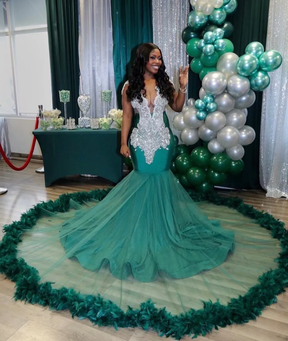 Black and Green Mermaid Feather emerald Green prom dress with Deep V-Neck, Appliques, and Beads - Perfect for Prom, Evening Parties, Graduations -