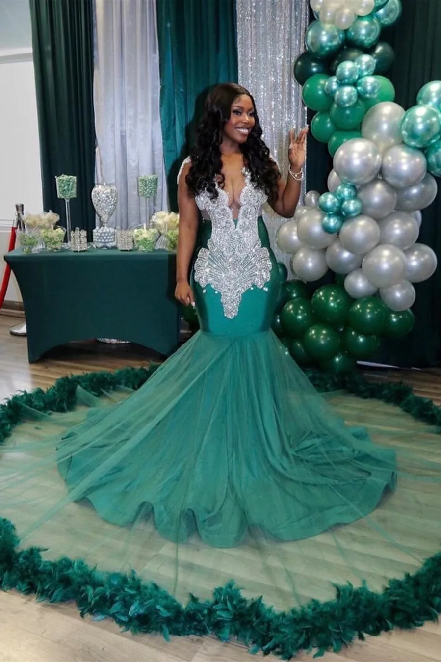 Black and Green Mermaid Feather emerald Green prom dress with Deep V-Neck, Appliques, and Beads - Perfect for Prom, Evening Parties, Graduations -