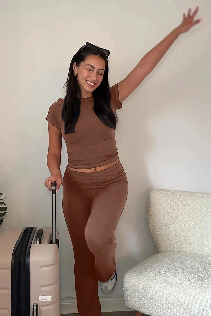 AYWA Women’s 2-Piece Lounge Set – Crop Top & Flare Pants, Soft Stretchy Comfy Outfit