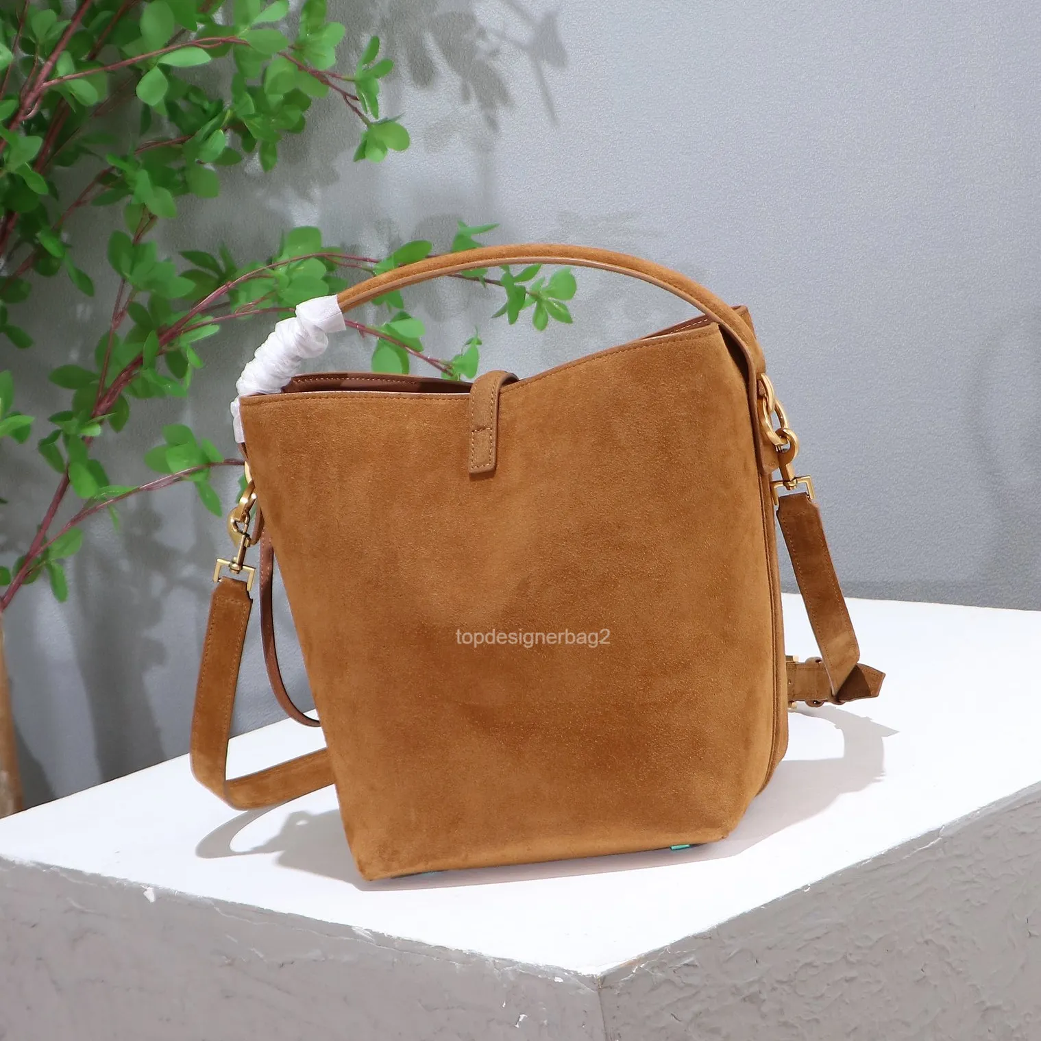 Designer Shoulder Handbags Elegant Leather Bucket Bag: Womens