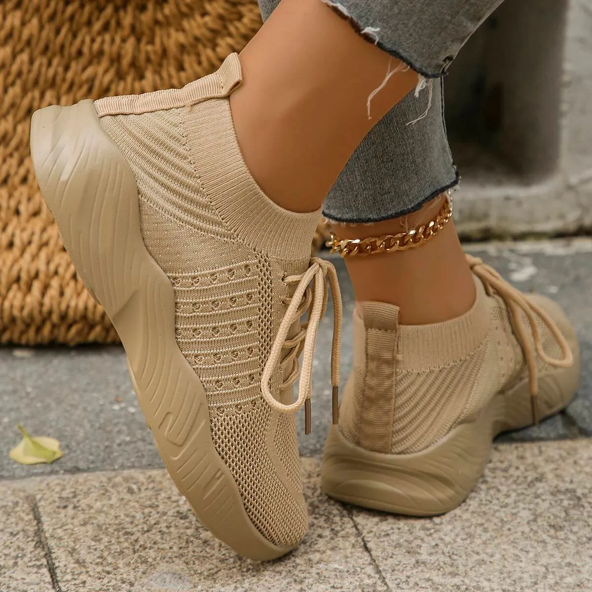 Scarpe sportive casual basse e comode da donna, in maglia, traspiranti, taglie forti, per la primavera 2024_voghion.com