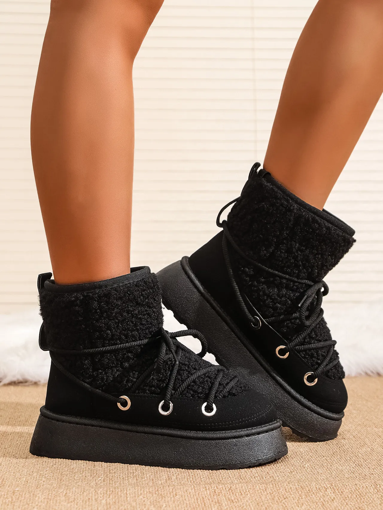 new Free Delivery Designer Woman Cotton Boots With Plush Insulation Loose And Comfortable Cotton Shoes_desvips.com