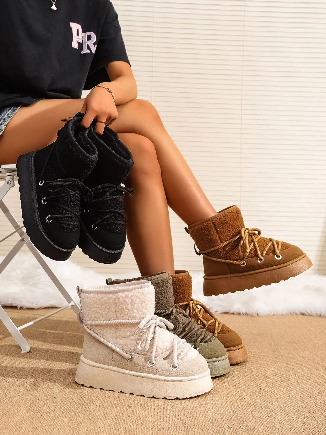 new Free Delivery Designer Woman Cotton Boots With Plush Insulation Loose And Comfortable Cotton Shoes_desvips.com