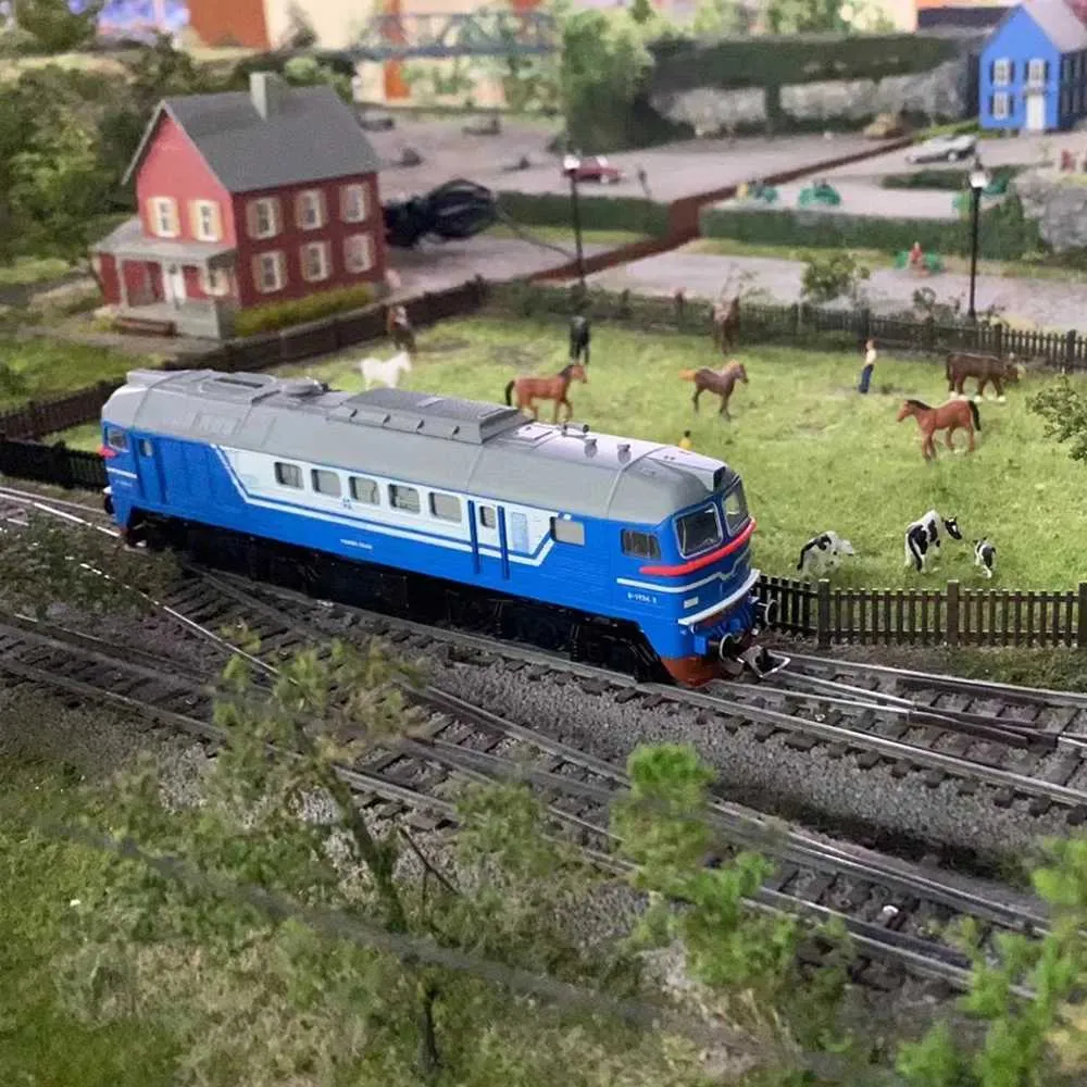 HO SCALE 1/87 Russian M62 DIESEL SCOMOTIVE MODEL TRAIN تفاصيل واقعية ،  أضواء الطاقة ، هدية لعبة الصبي من 106.29ر.س | DHgate, image size:1000x1000