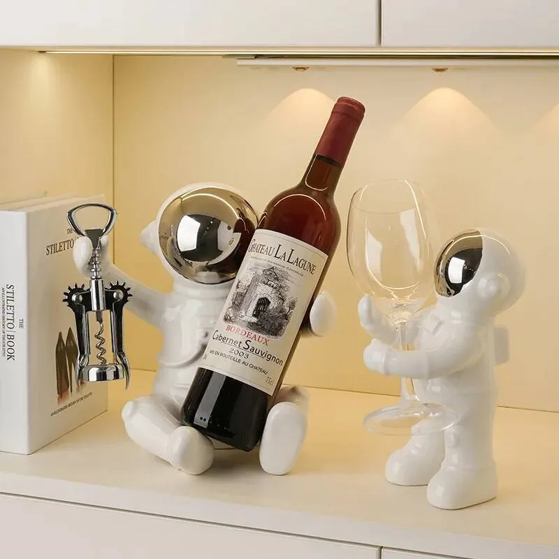 Wine Bar & Bistro 置物 Nordic Ceramic Astronaut Wine Rack Handmade Bar From