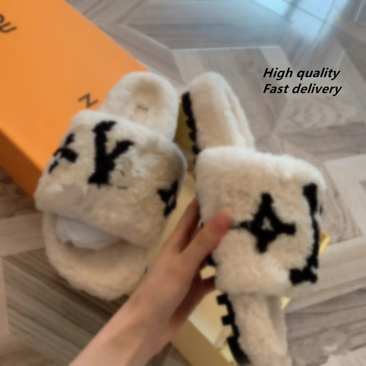 Designer Women Wool Slippers Flat Slides Warm Fluffy Furry Sandal Louiss  Comfortable Autumn Winter Home Sandals Furs Slipper Black brand shoes
