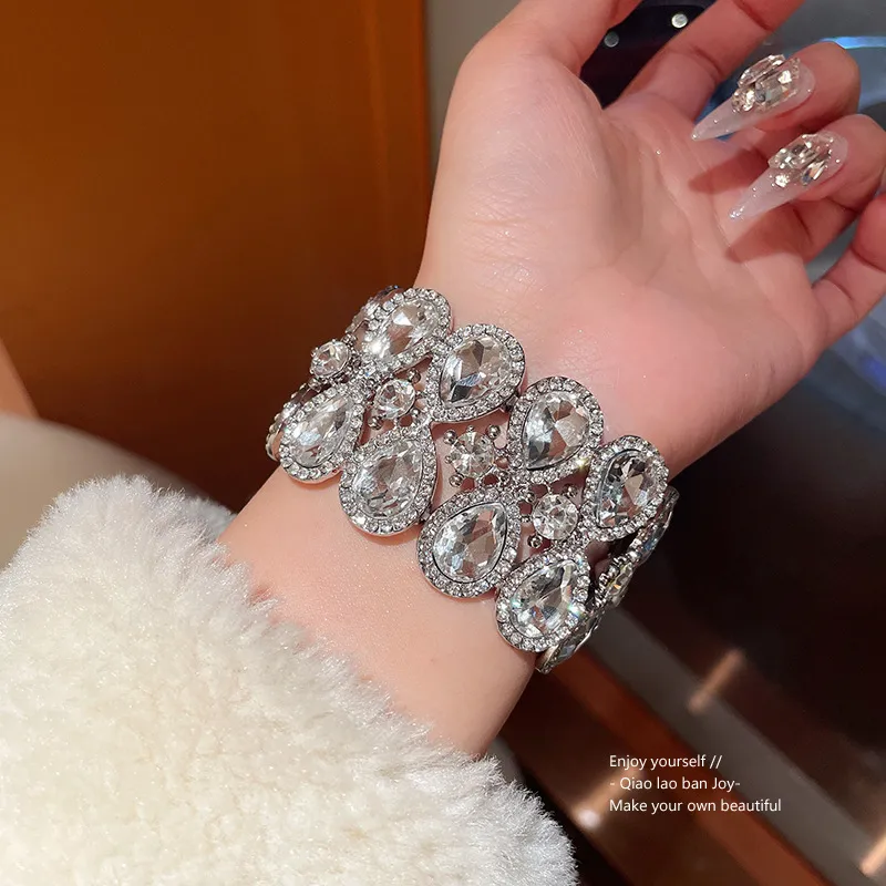 Silver Tone Crystal Flower Cuff Bracelet Dazzling Luxurious Party Special Occasion Wear Gift For Her Glamorous And Eye -_voghion.com