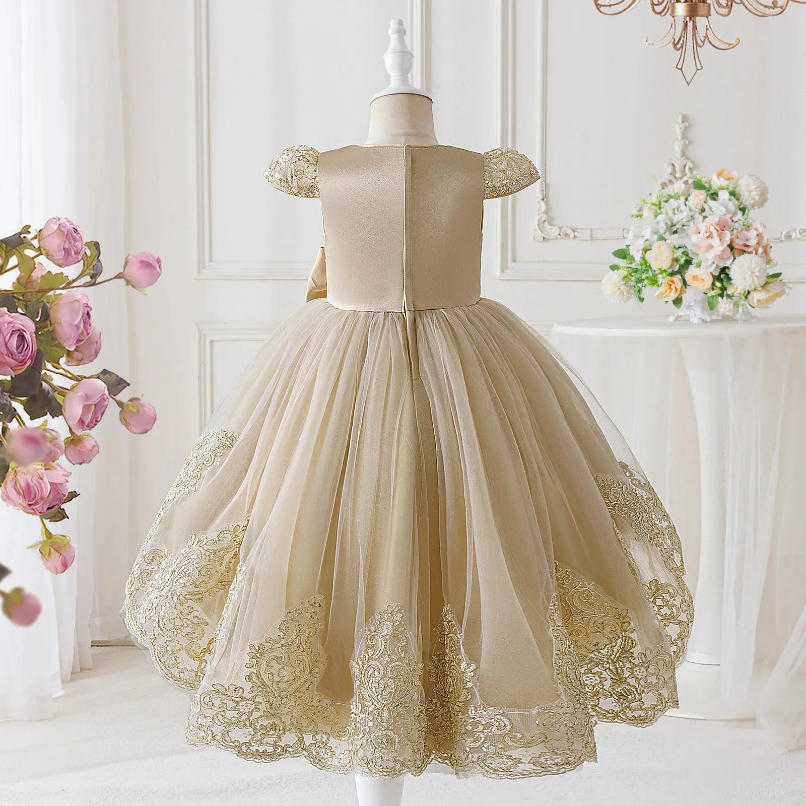 tutu style bridesmaid dresses Embroidered Flower Bridesmaids Dress with Tatting Casual for Girls Birthday Party from Dhgate Girl's tutu dress for kids