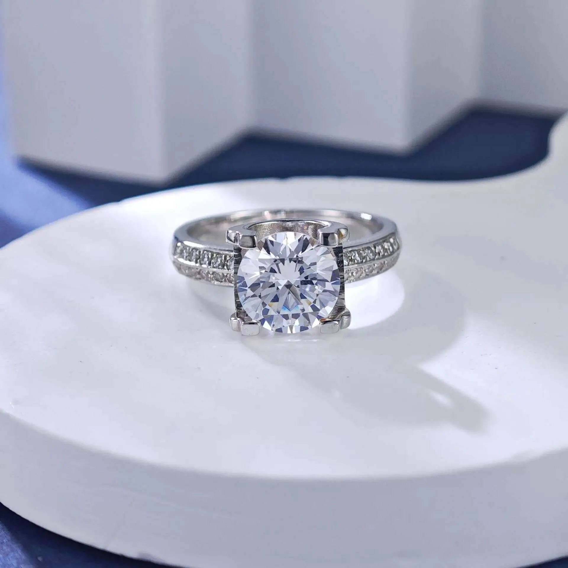 PT950 Platinum Mossanite Diamond Ring - Women's Elegant Bull Head ...