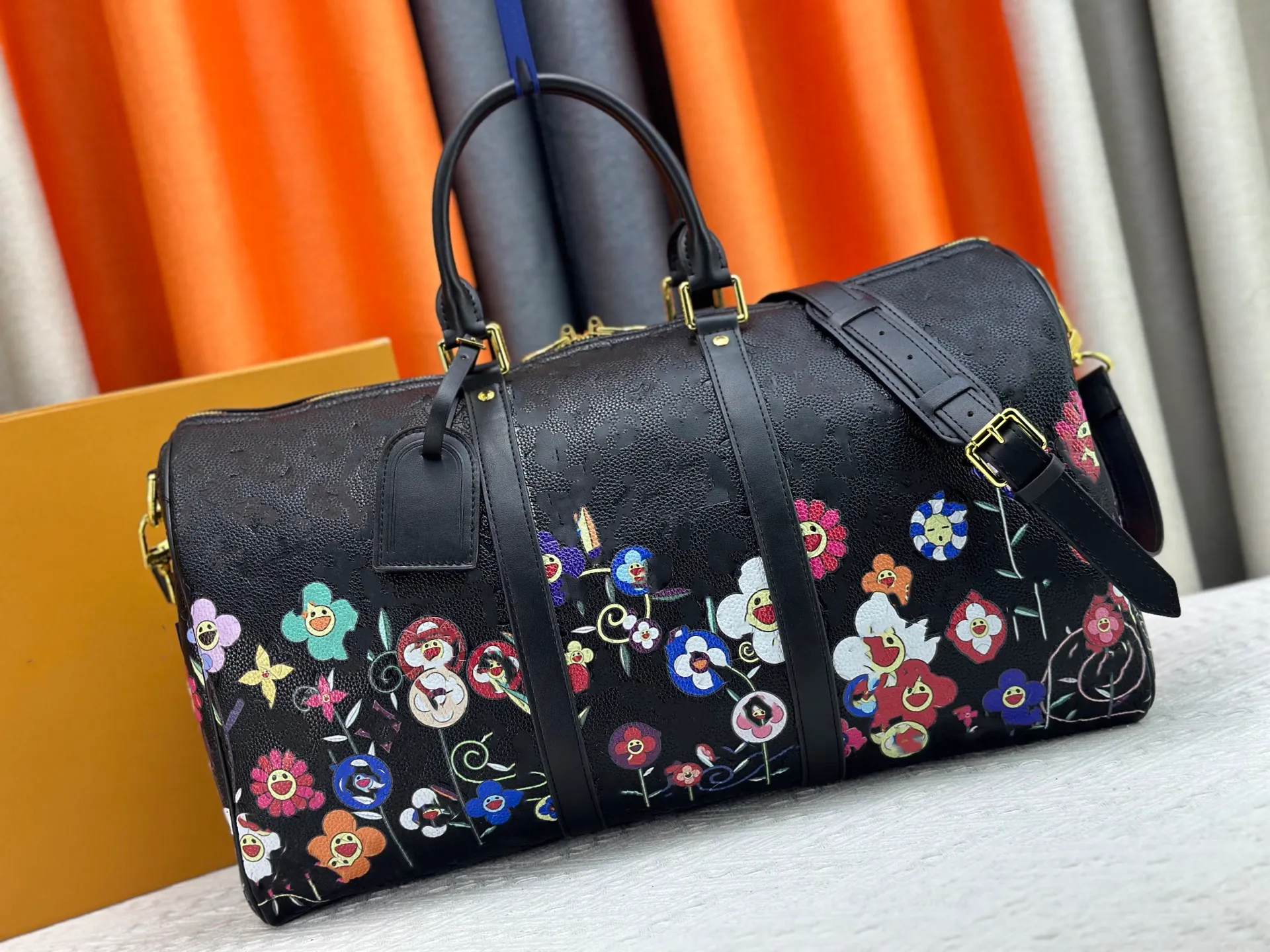 Men travel bag crossbody with zipper closure and 36-55L capacity