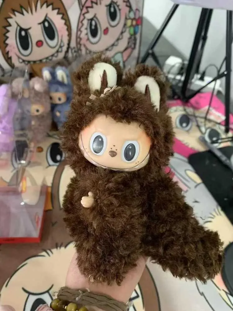 LABUBU ZIMOMO THEiCON 2025 VVIPカラー Labubu The Monsters Zimomo ST STA 2025 Limited Edition – TOYSEZ