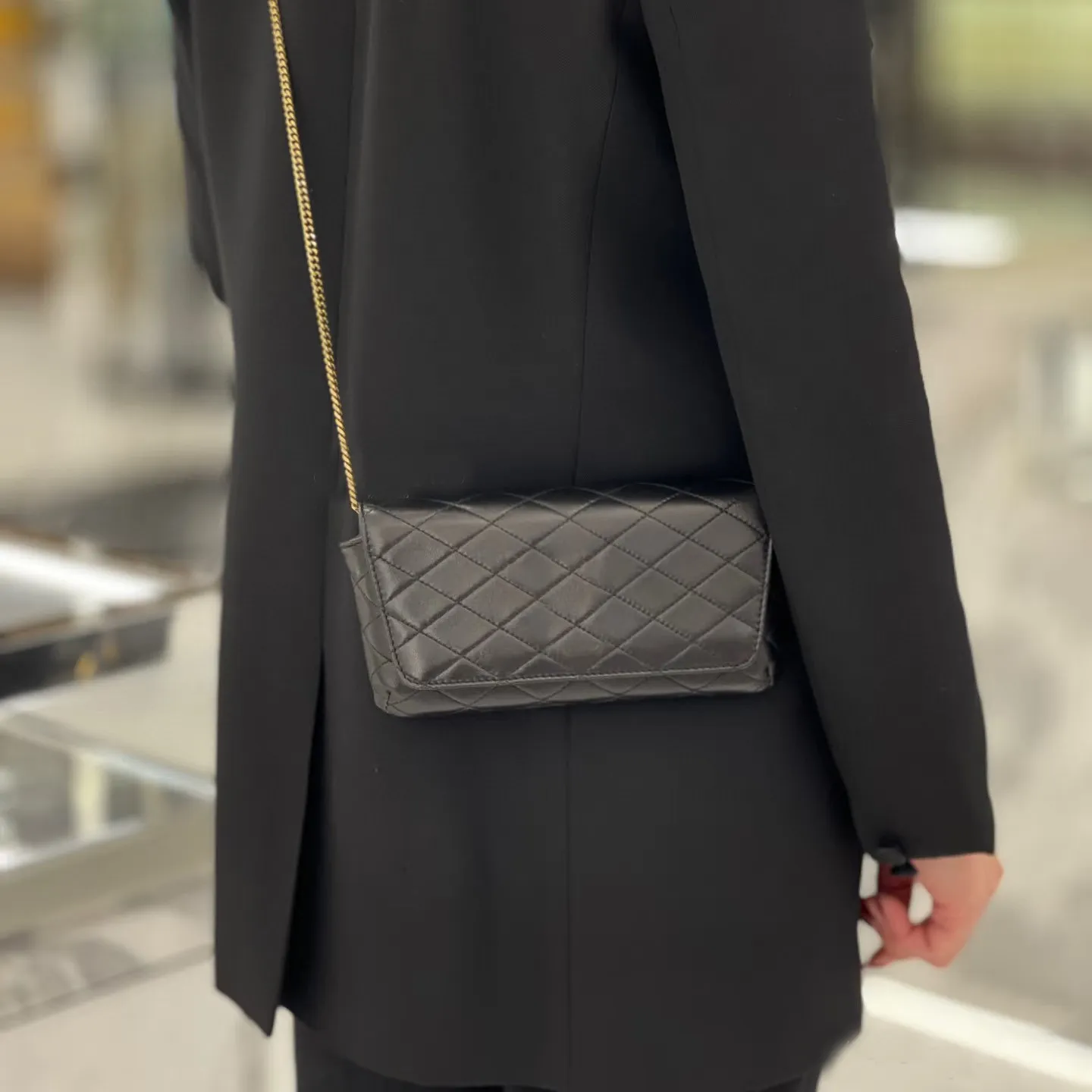 Elegant Black Sheepskin Handbag Satchel With Quilted Design Versatile And Durable Wavlynn main image 1