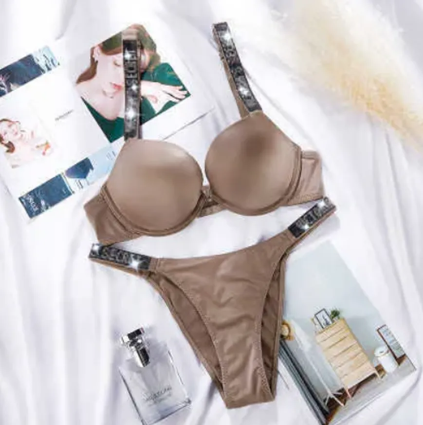 Brassiere Suit Raccoglie Set Di Reggiseno Sexy Ragazza Liscia