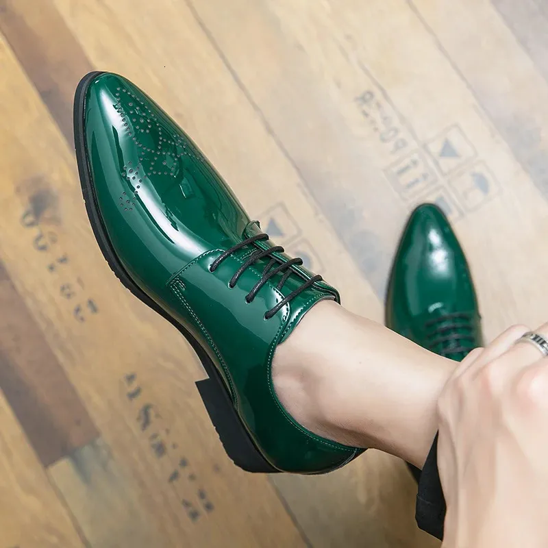 High-Quality Green Patent Leather Mirror Face Oxfords for Men - Pointed Lace-Up Business Green dress shoes mens (250310)