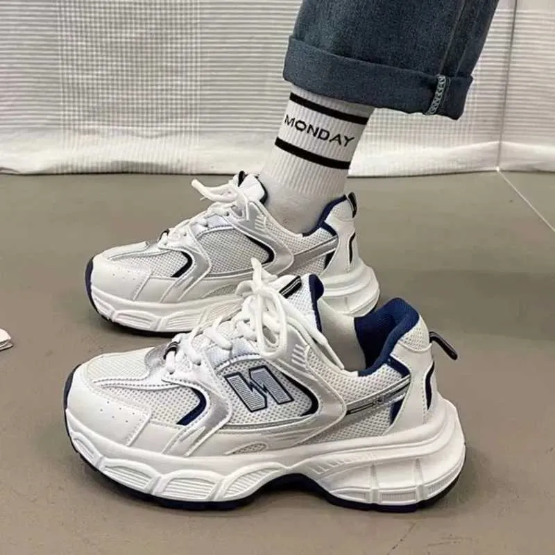 Brand Women Shoes New Womens Sports Shoes Outdoor Lightweight Mesh Breathable Sneakers Women Thick Sole Tennis Vulcanized ShoesC250311