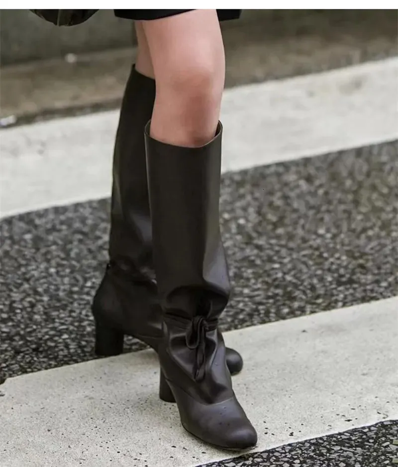 Silver Patent Leather Split Toe Tabi Ankle Boots For Women_voghion.com