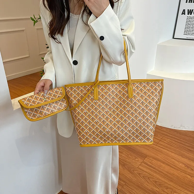 Sac À Bandoulière En Cuir En Cuir Dagneau Pour Femmes, Sac À Main À Bandoulière À Volet Classique Avec Poche À Fermeture Éclair Intérieure, Style De Créateur De Luxe Du 166,74 € | DHgate