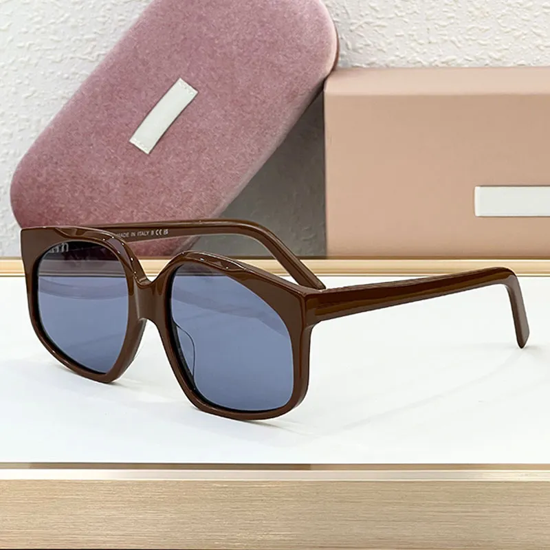 Designer oversized square sunglasses for women with UV400  display picture 3