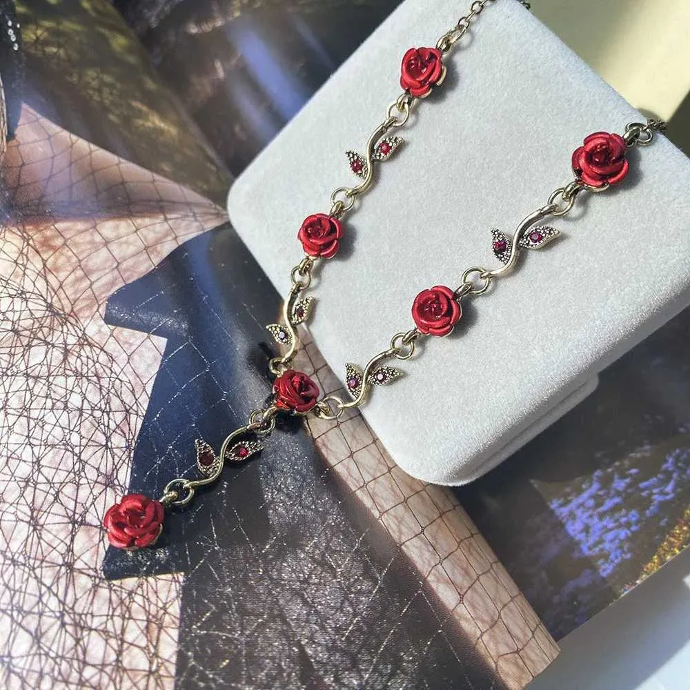 Vintage French Bronze Y2K Necklace Gothic Red Rose Necklace Acrylic Flower Pendant Elegant Jewelry Wholesale W250318