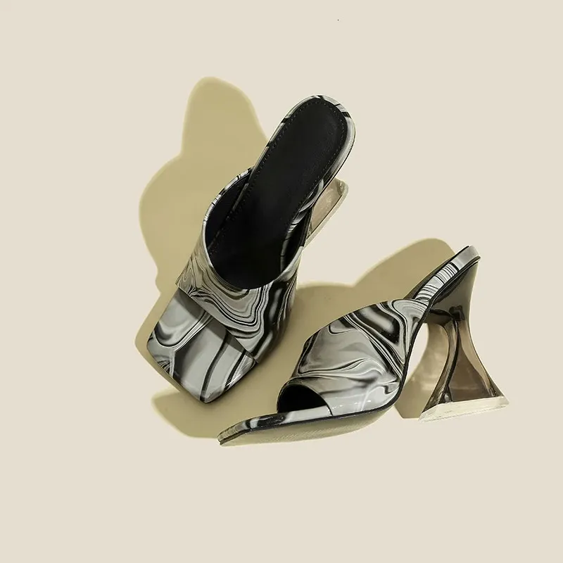 Sandali e ciabatte casual semplici con punta aperta in cristallo, tacco alto sagomato, colore alla moda, punta quadrata, per esterni 250317_voghion.com