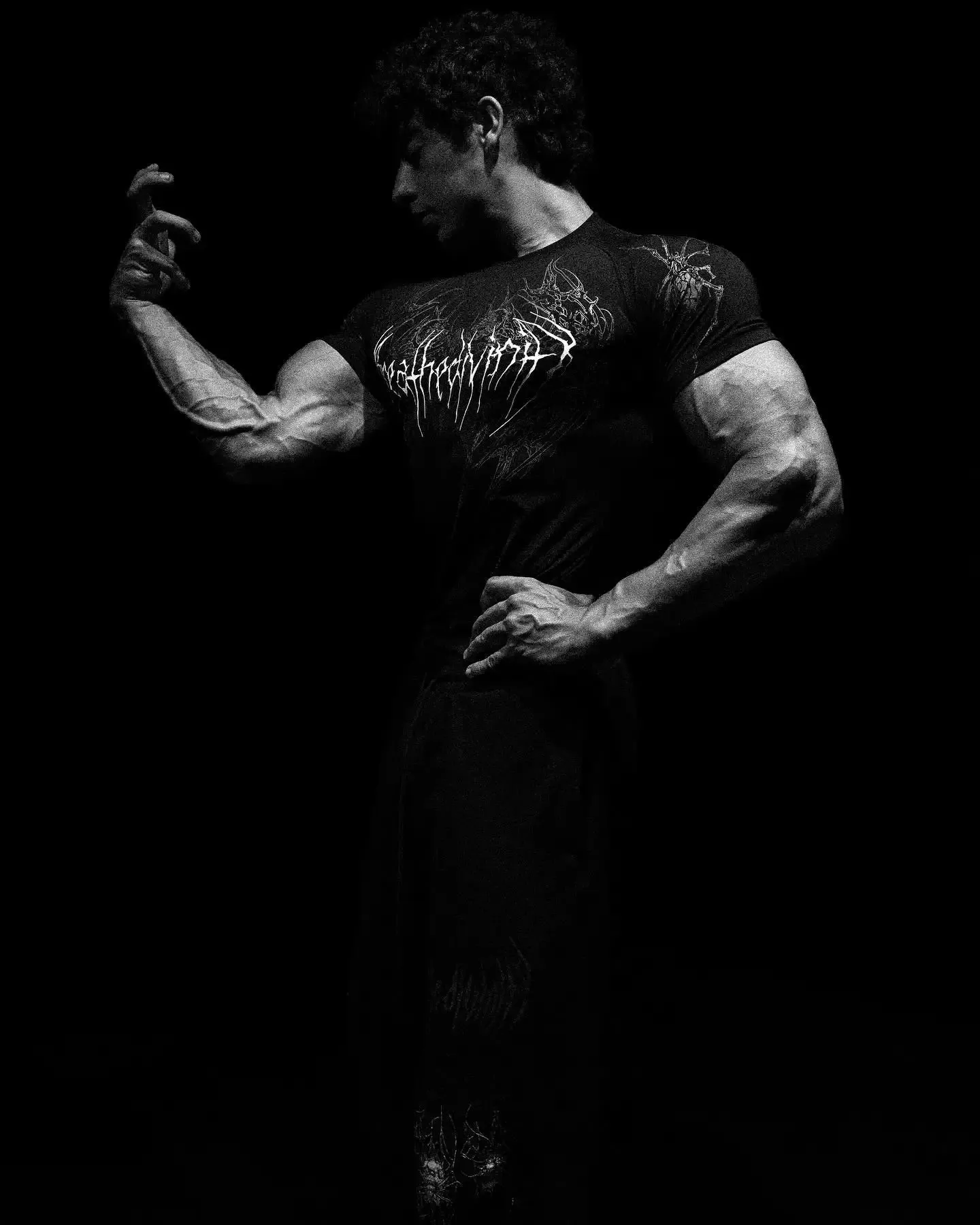 Gothic fashion shirt short sleeved muscular mens gym sports top breathable quick drying Black tight T-shirt Y2K graphic printed clothing W250402 Gothic fashion shirt short sleeved muscular mens gym sports top breathable quick drying Black tight T-shirt Y2K graphic printed clothing W250402