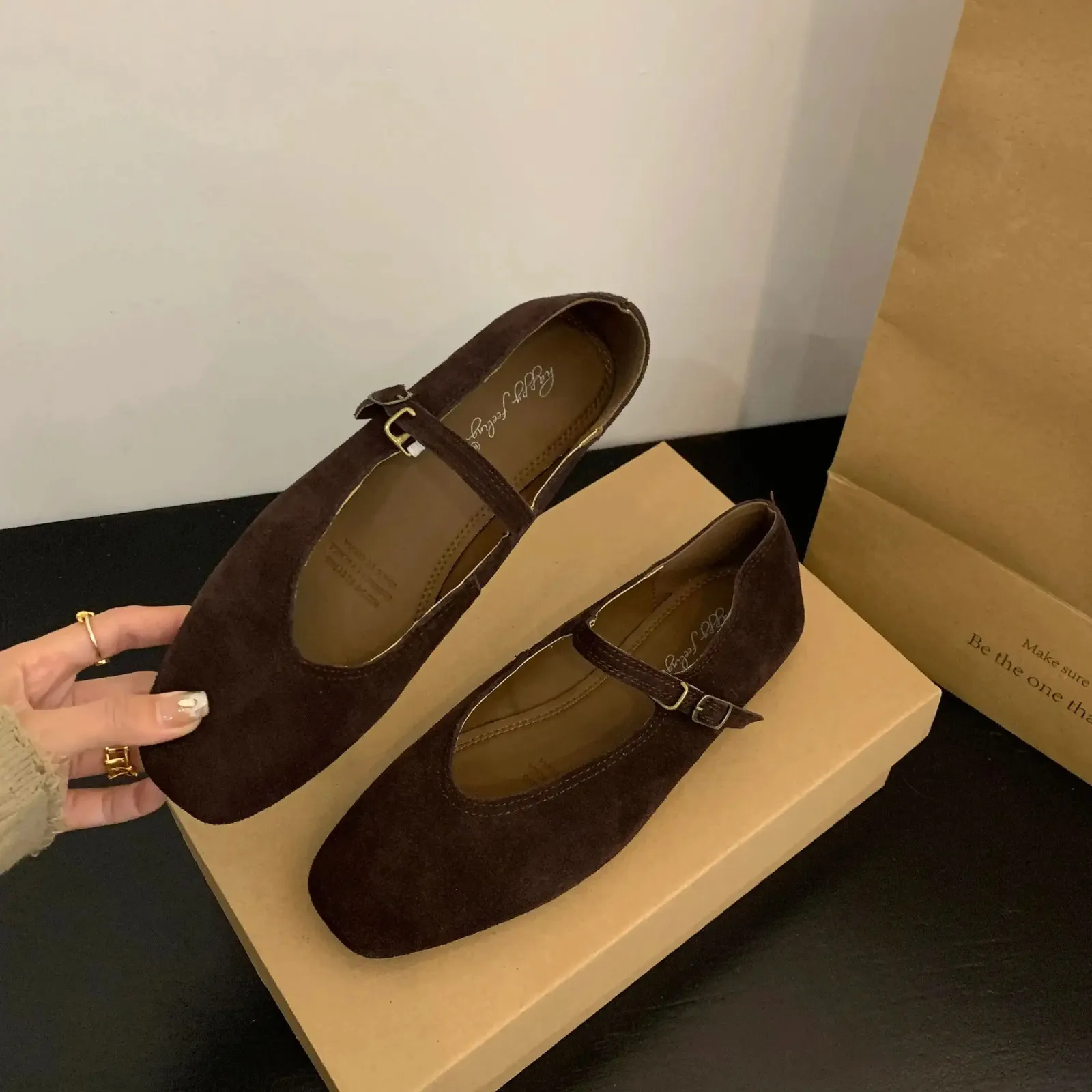 Bailamos Damen-Ballerinas mit runder Zehenpartie, flach zum Hineinschlüpfen, lässige Ballerinas aus weichem Echtleder, Größe 41, 250321_voghion.com