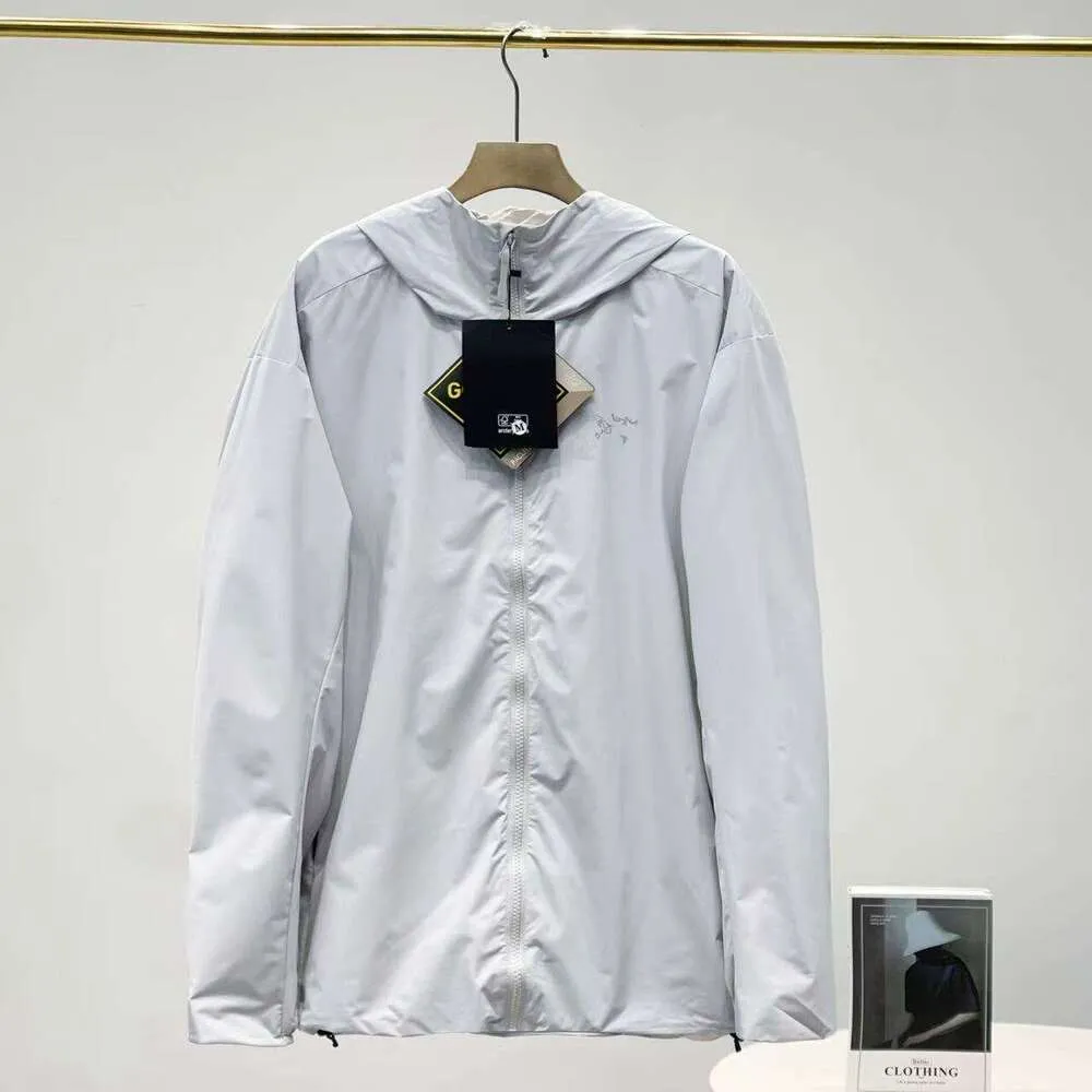 Designer Mens Jackets Arct Solano Hoody Lightweight Jacket Spring  Waterproof Embroidery Raincoat Shell Long Sleeve For Outdoor Hiking Fishing  From Designer_studio, $37.53 | DHgate.Com